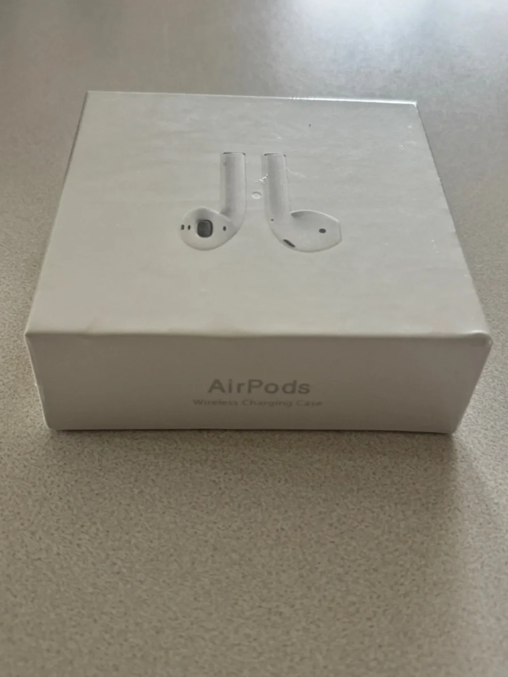 AirPods with Wireless Charging Case